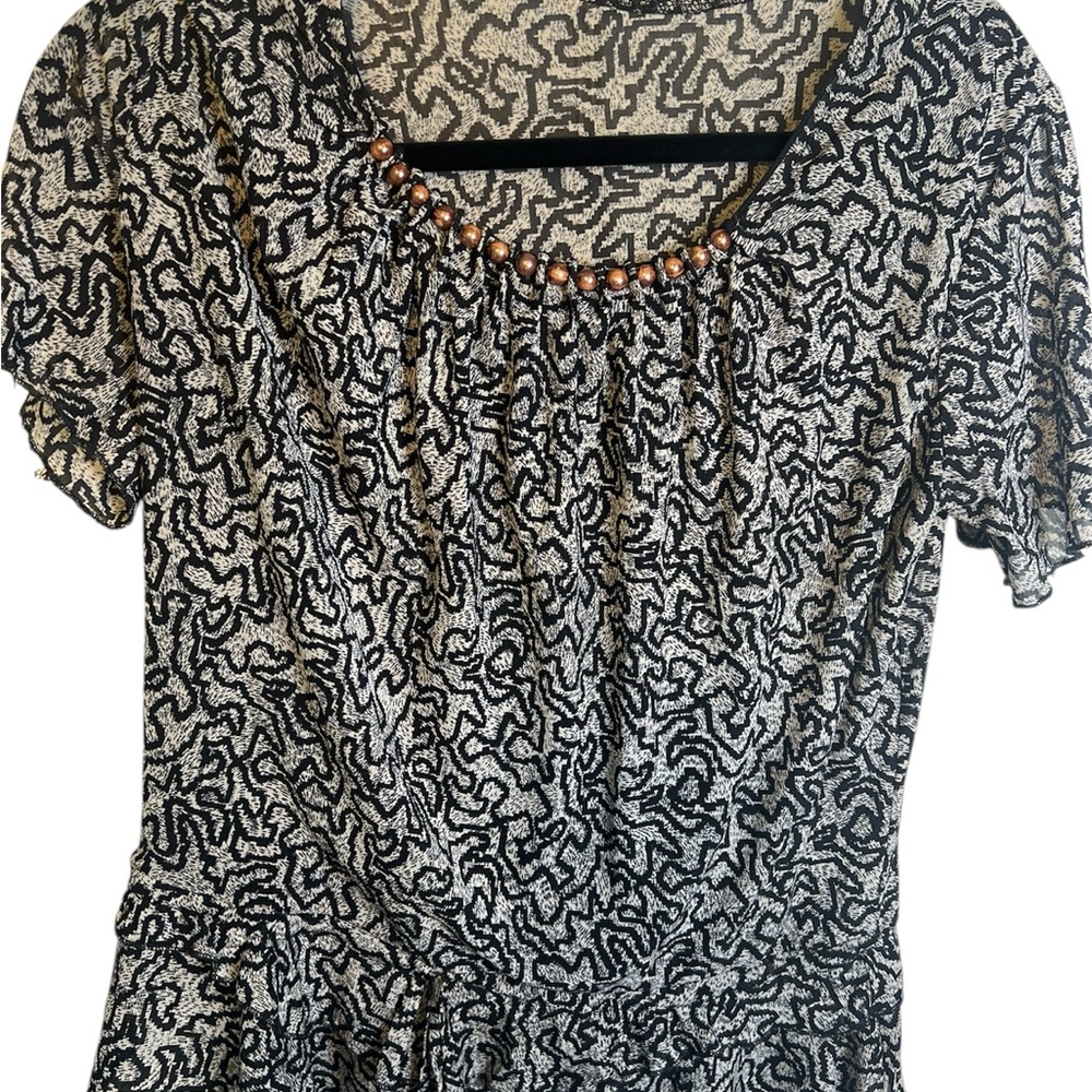 Gray & Black Puff Sleeve Ruffled Blouse